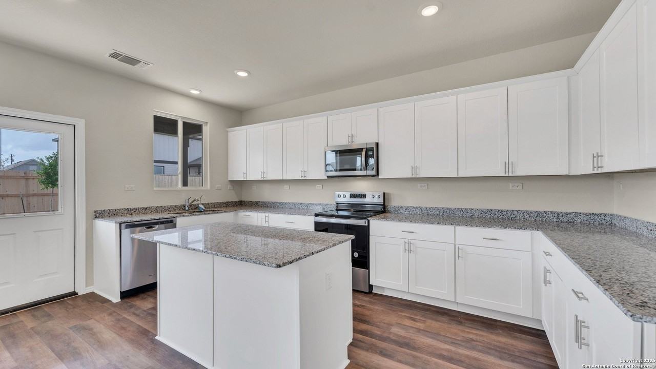 812 Beacon Hts - Photo 6 of 27