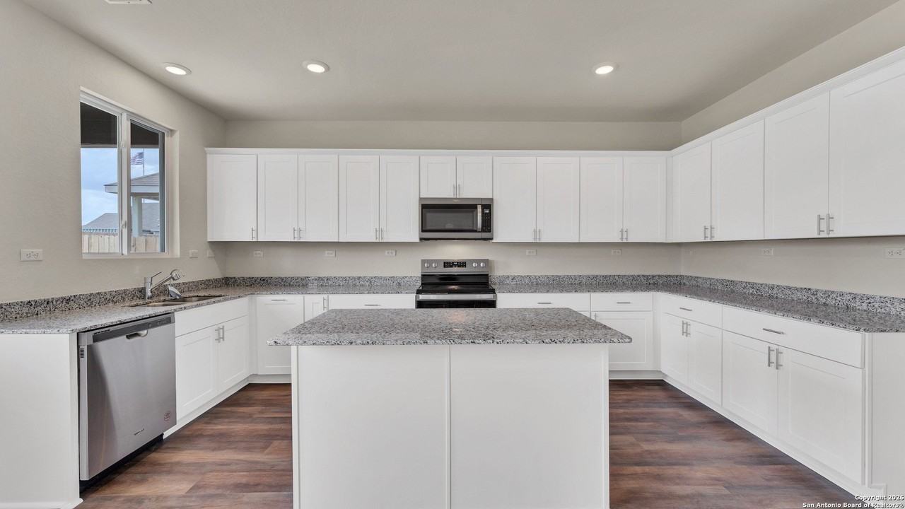 812 Beacon Hts - Photo 7 of 27