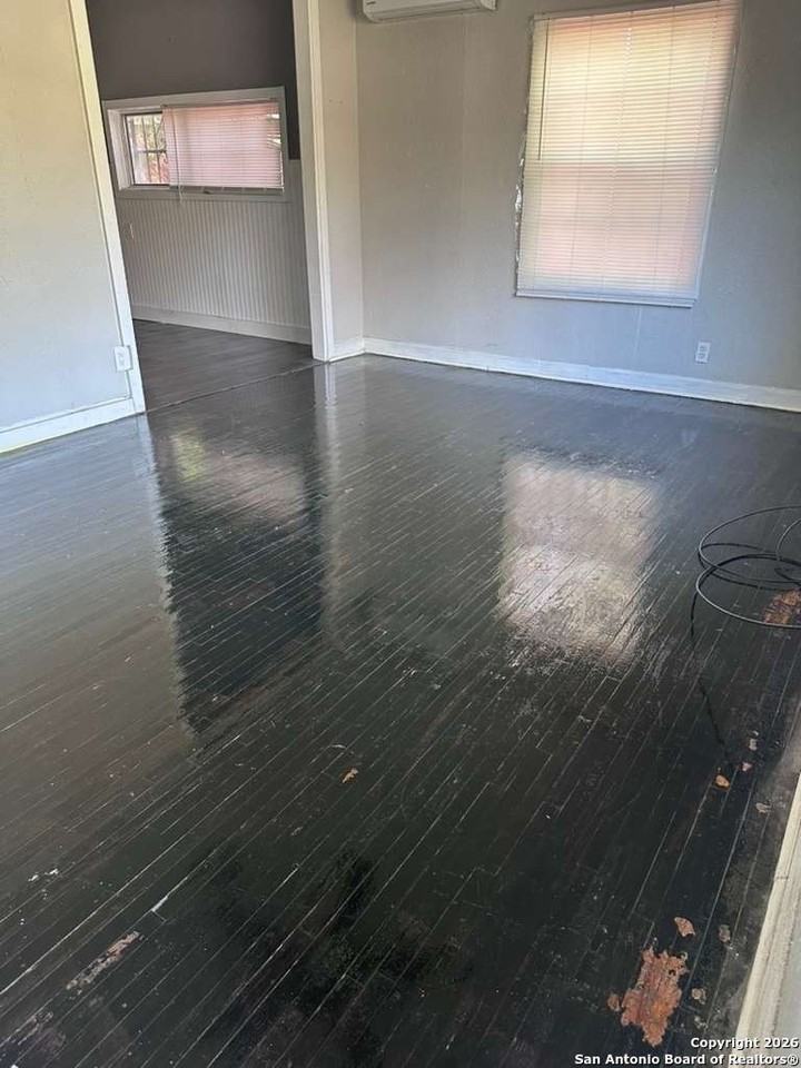 5134 Hillburn Dr - Photo 5 of 13