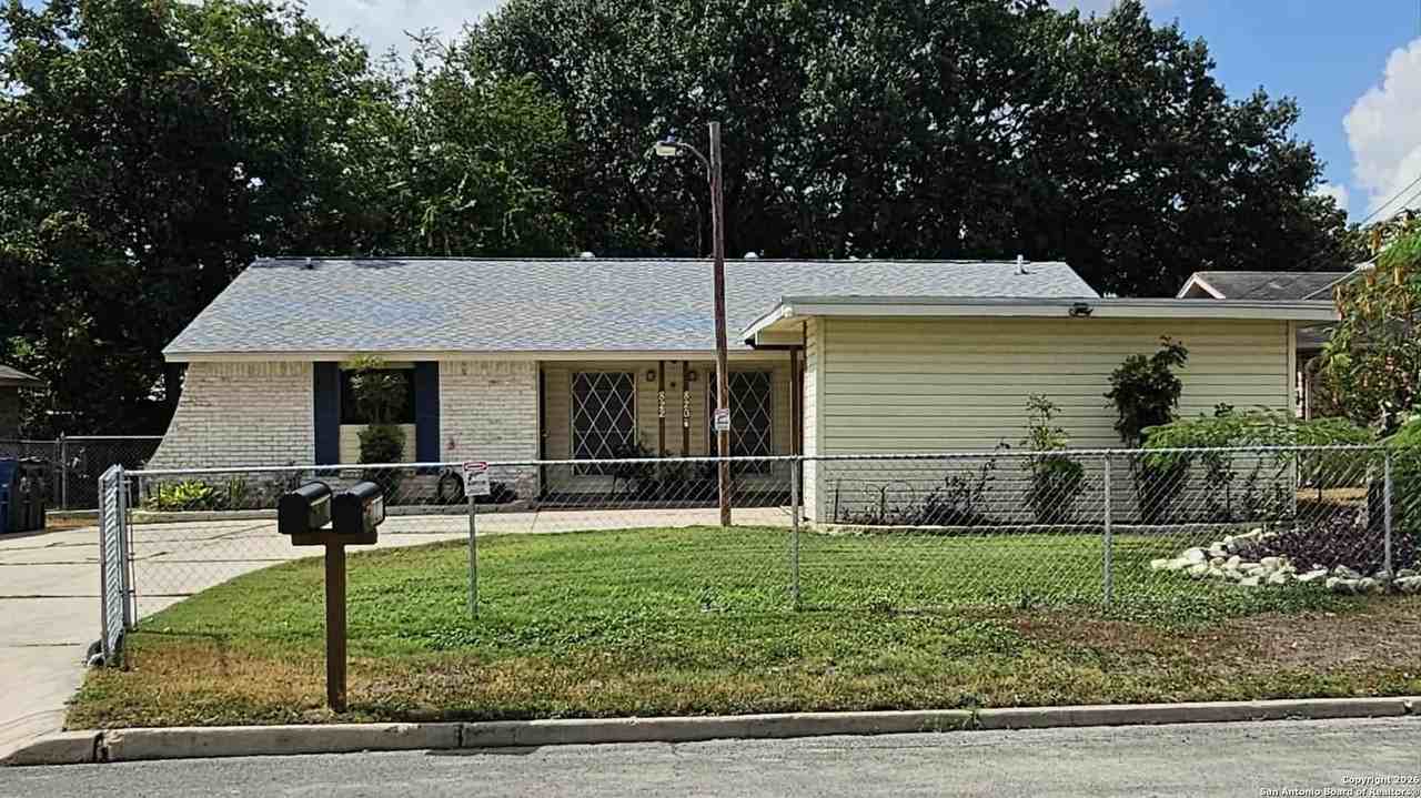 820 Durr Rd - Photo 3 of 47