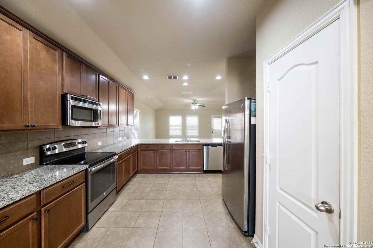 368 Amaryllis - Photo 7 of 25