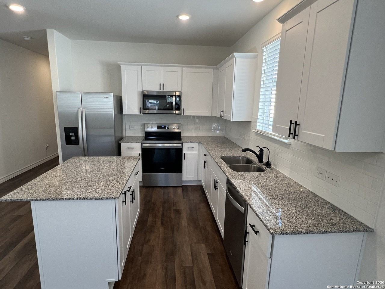 1019 Oriole Way - Photo 4 of 14