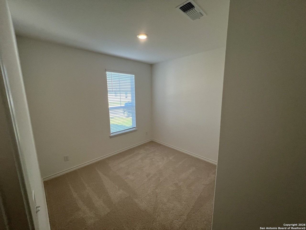 1019 Oriole Way - Photo 6 of 14