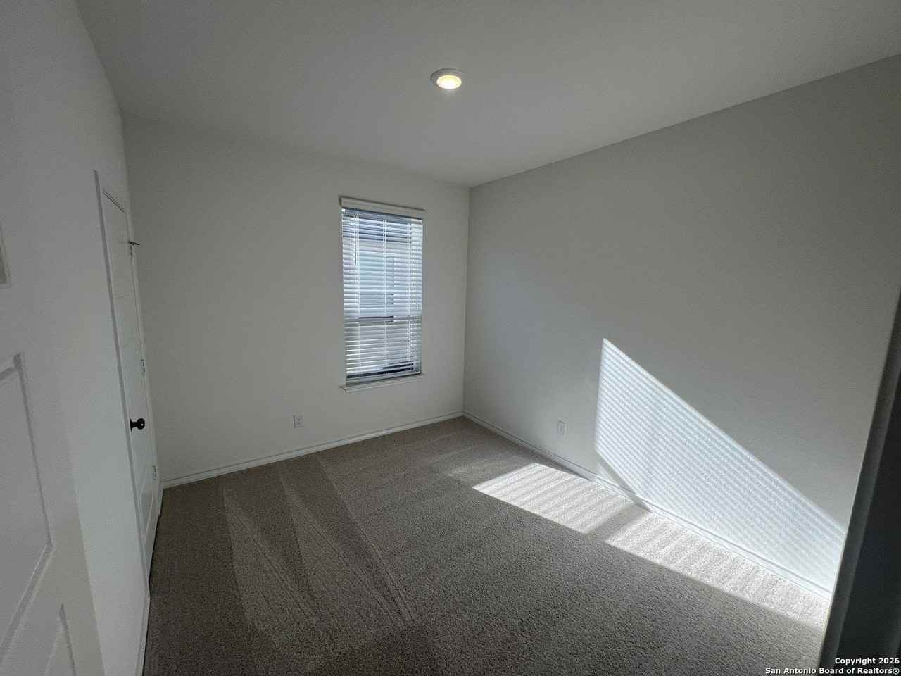 1019 Oriole Way - Photo 7 of 14