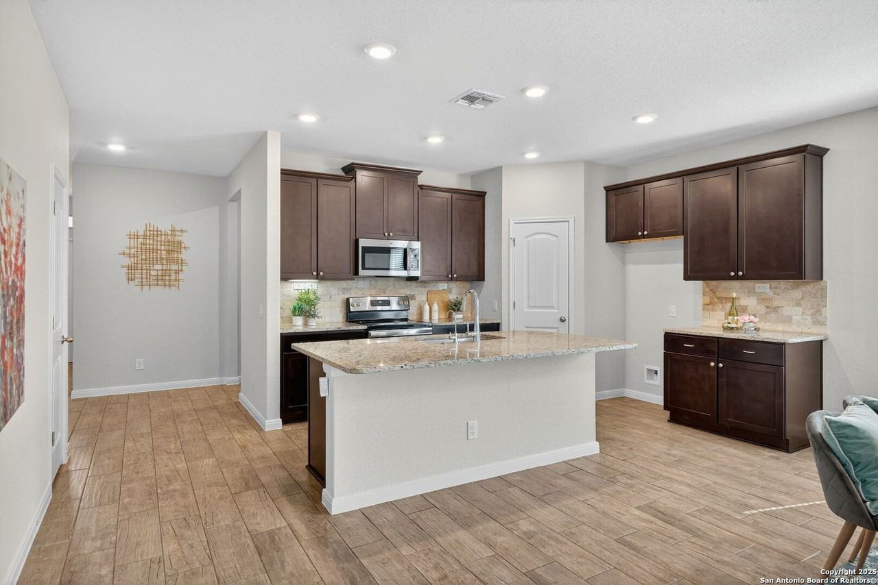 3637 Black Cloud Dr - Photo 5 of 25