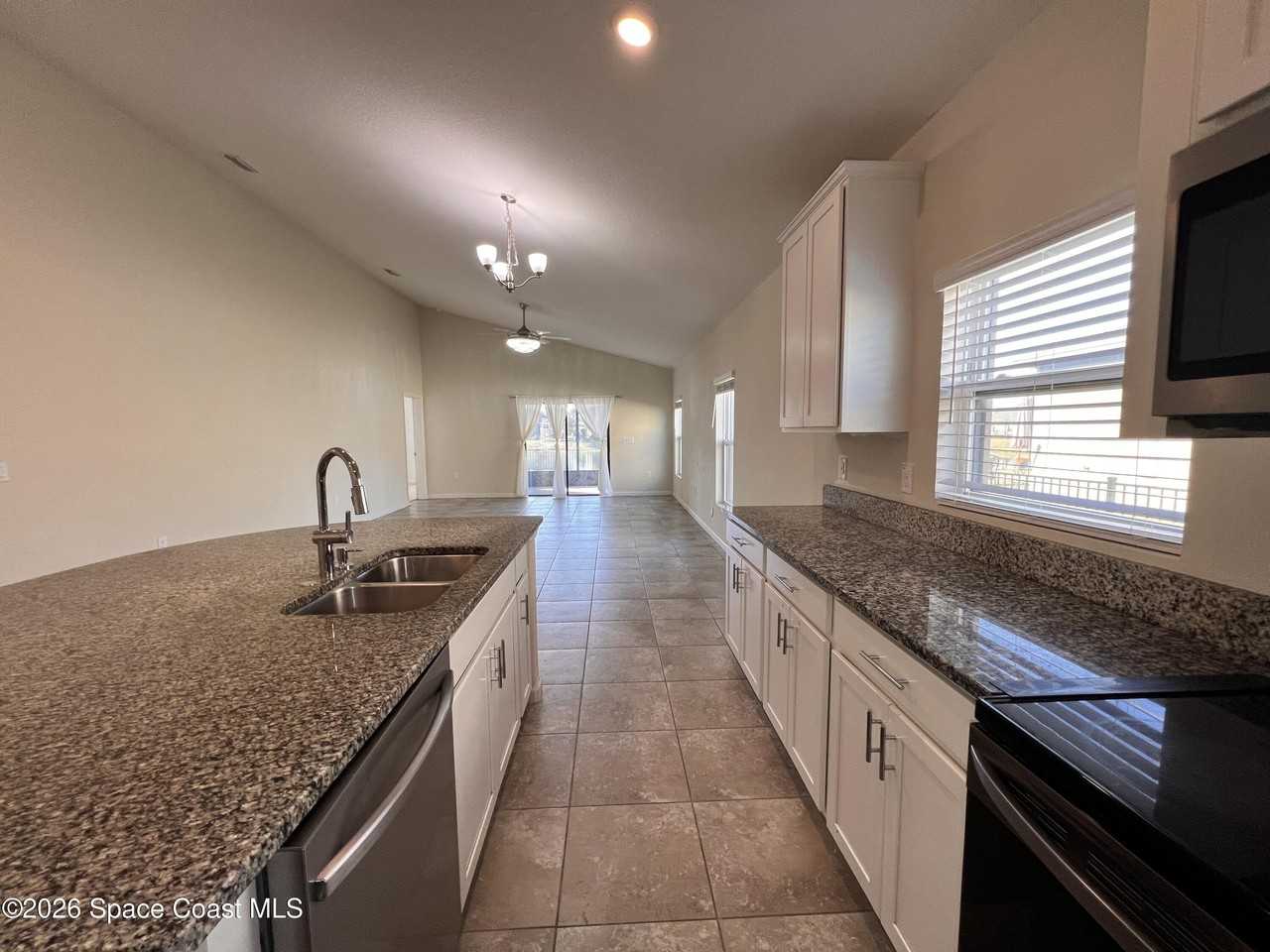 4123 Moccasin Dr - Photo 7 of 25