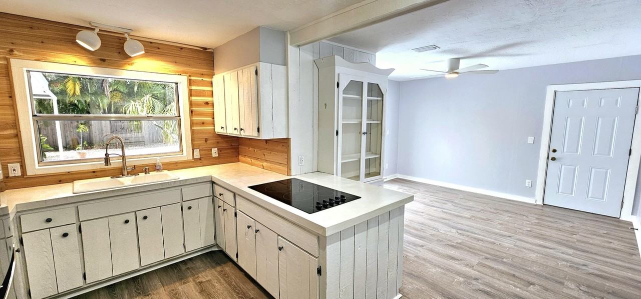 117 W Pasco Ln - Photo 5 of 32