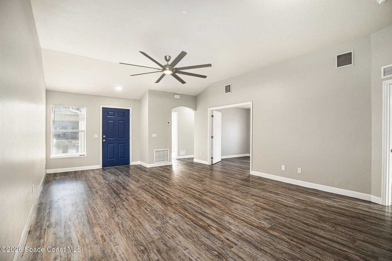 1667 Desco St Se Apt B #B - Photo 2 of 24