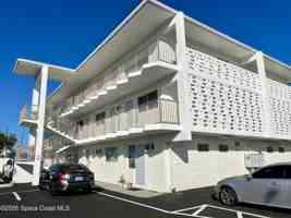 featured image of 1425 Oak St Apt 5 #5