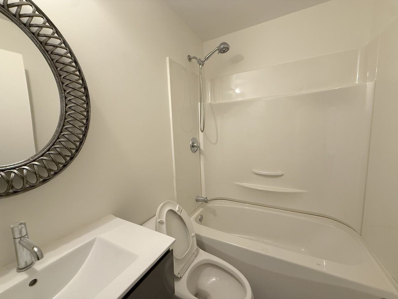 4555 Avenue Papineau - Photo 7 of 12