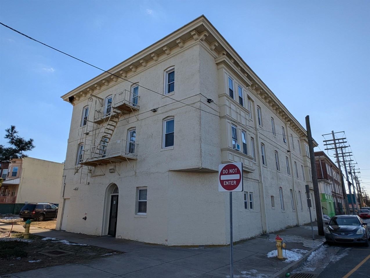 46 N Connecticut Ave - Photo 2 of 26