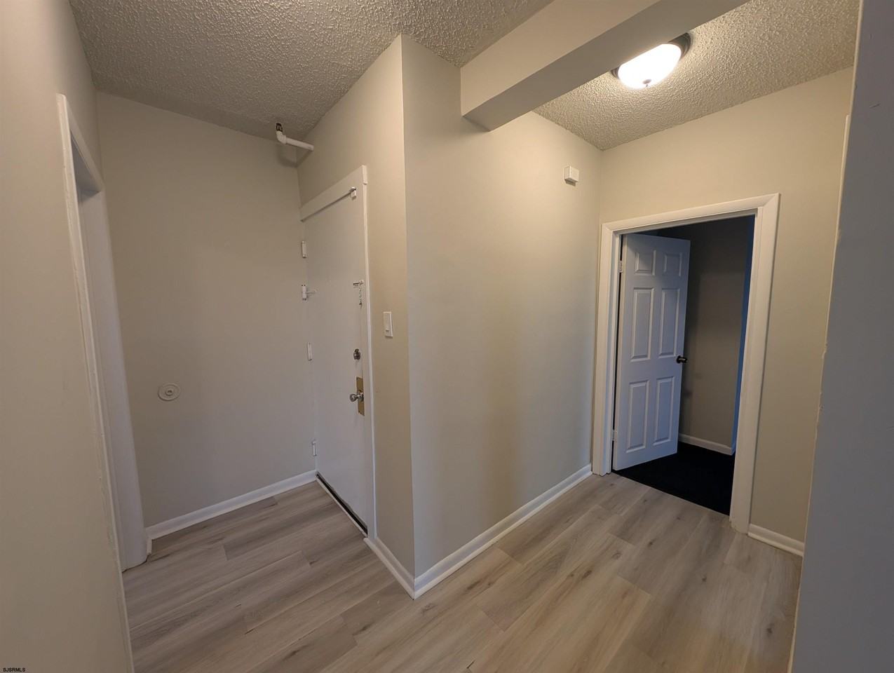 46 N Connecticut Ave - Photo 6 of 26