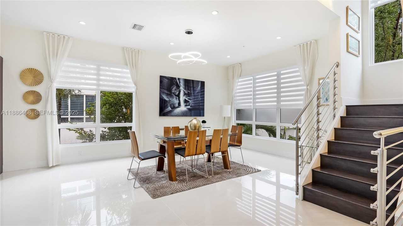 6611 Northwest 105th Place - Photo 6 of 26