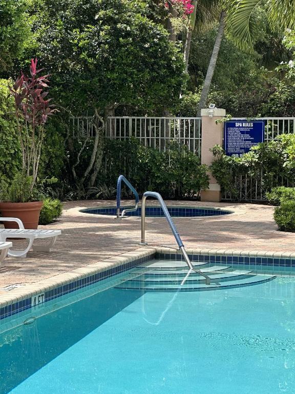 1200 Town Center Dr - Photo 5 of 36