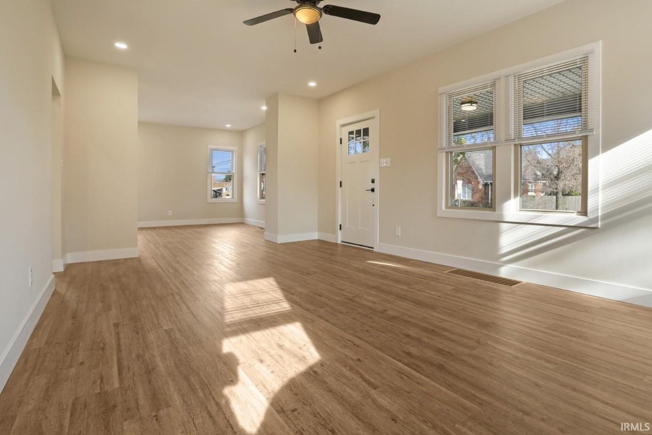 657 S Weinbach Ave - Photo 4 of 31