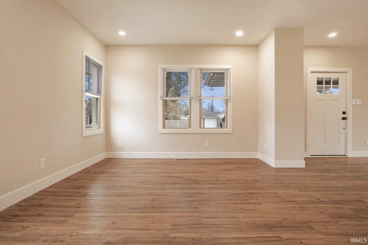 657 S Weinbach Ave - Photo 6 of 31