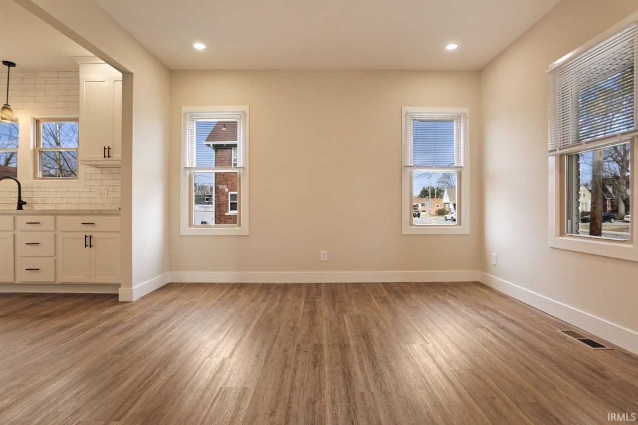 657 S Weinbach Ave - Photo 7 of 31