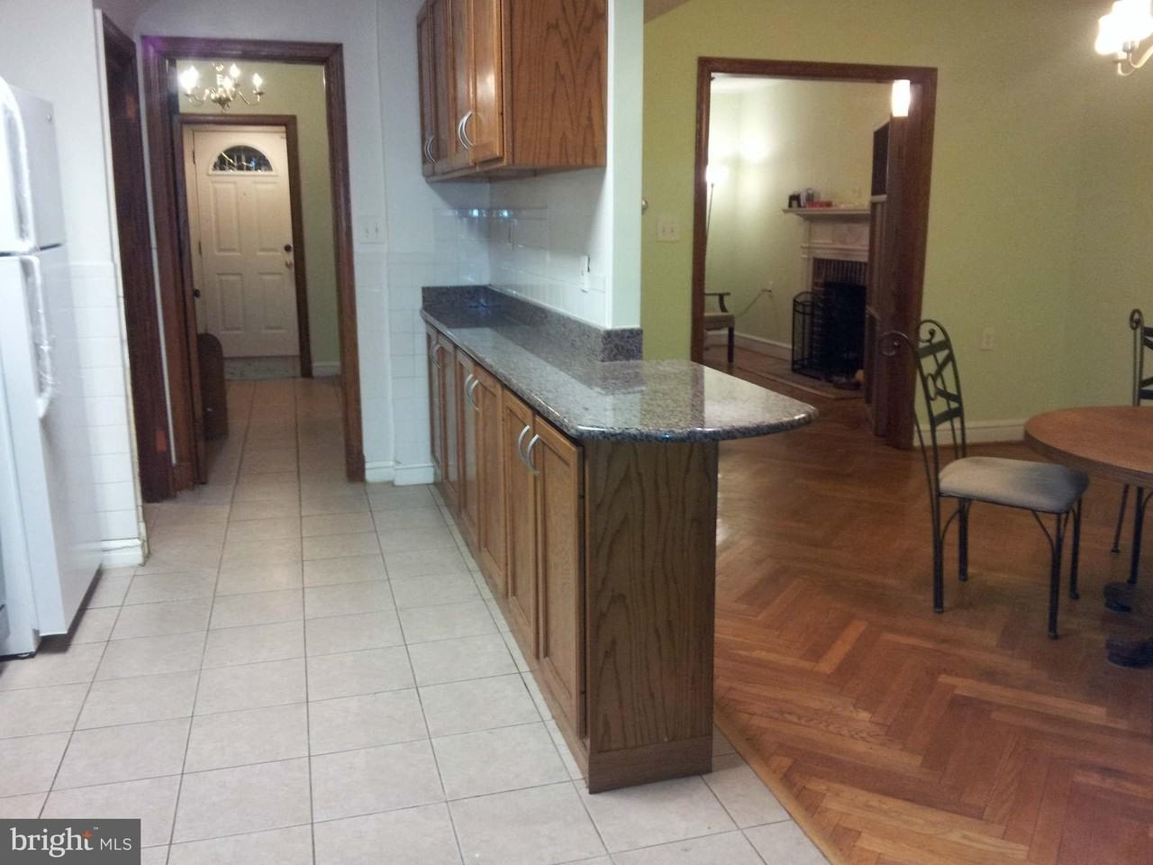 1317 Hamilton St Nw - Photo 4 of 10