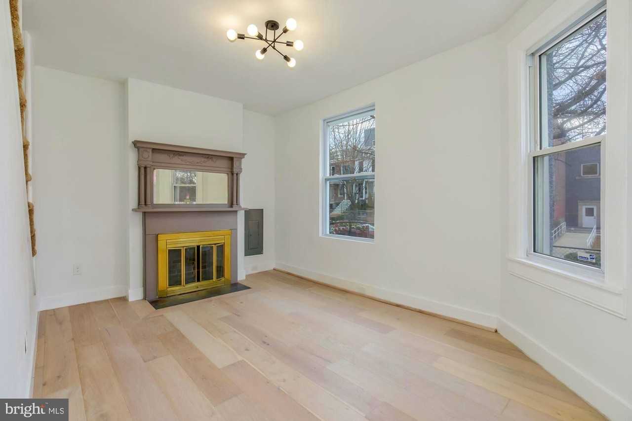 745 Kenyon St Nw - Photo 5 of 30