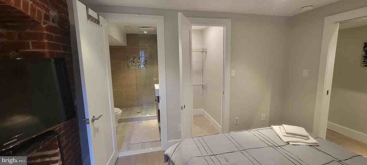 41 Q St Nw Apt B #B - Photo 5 of 21