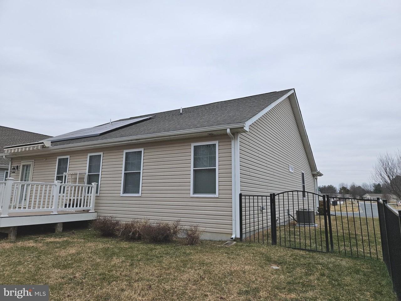 5 Harcourt Dr - Photo 4 of 37