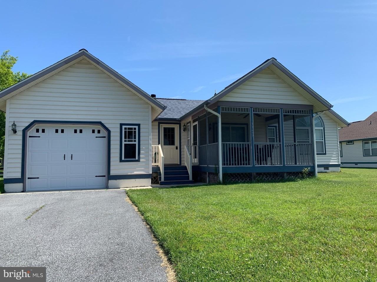 33697 Ashland Dr - Photo 2 of 19