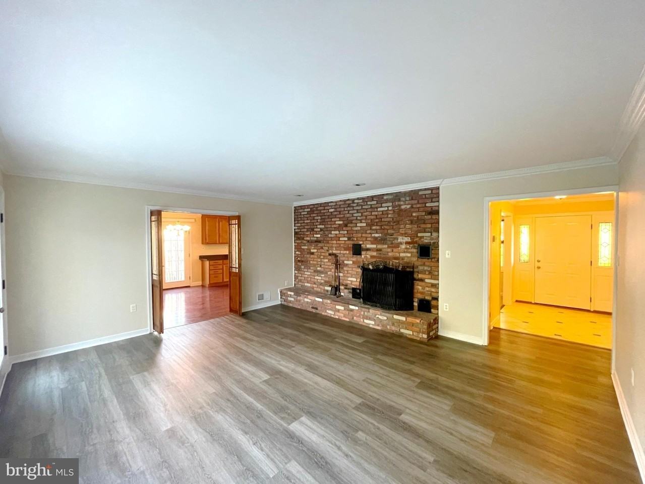 11717 Rivershore Dr - Photo 3 of 49