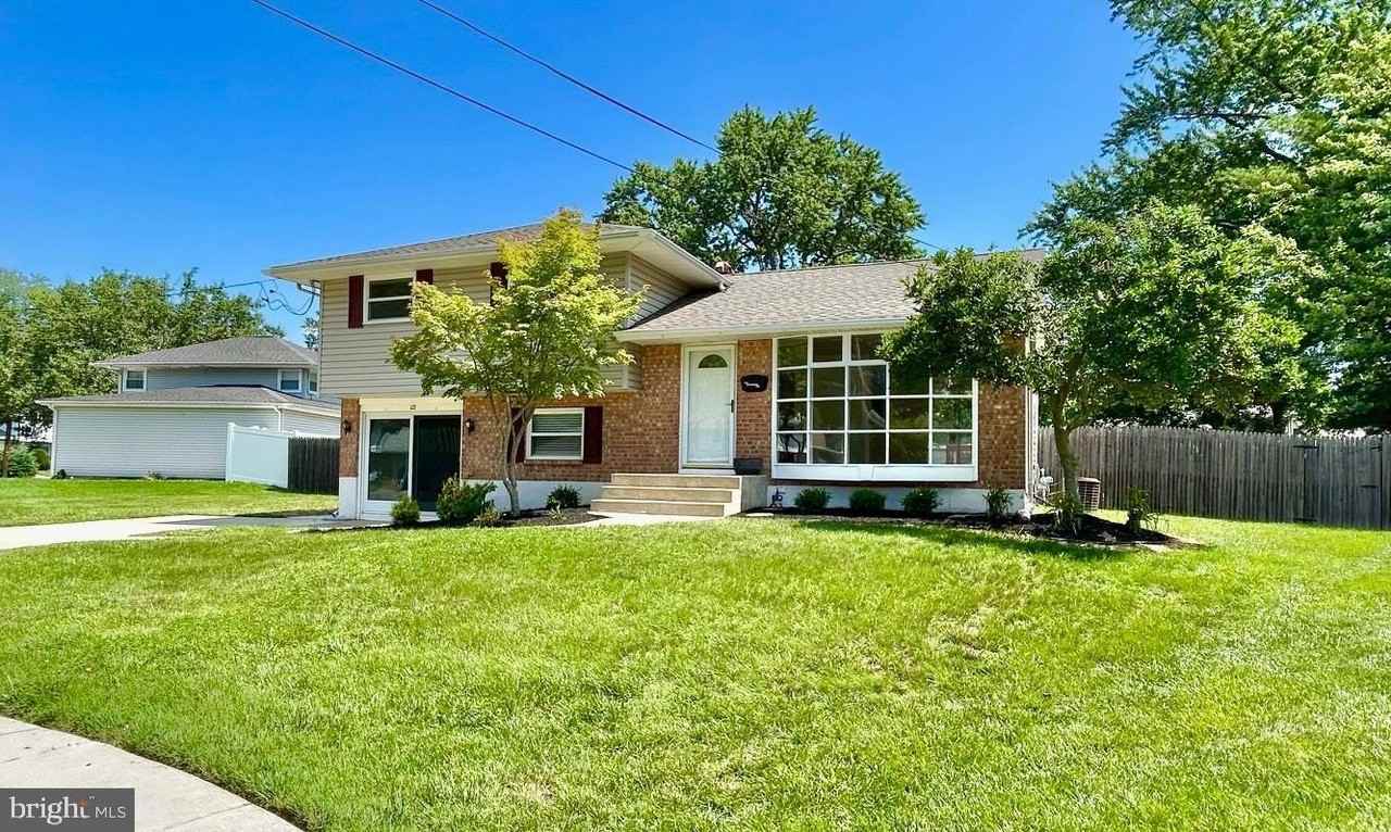 986 Sherbrook Cir - Photo 4 of 44