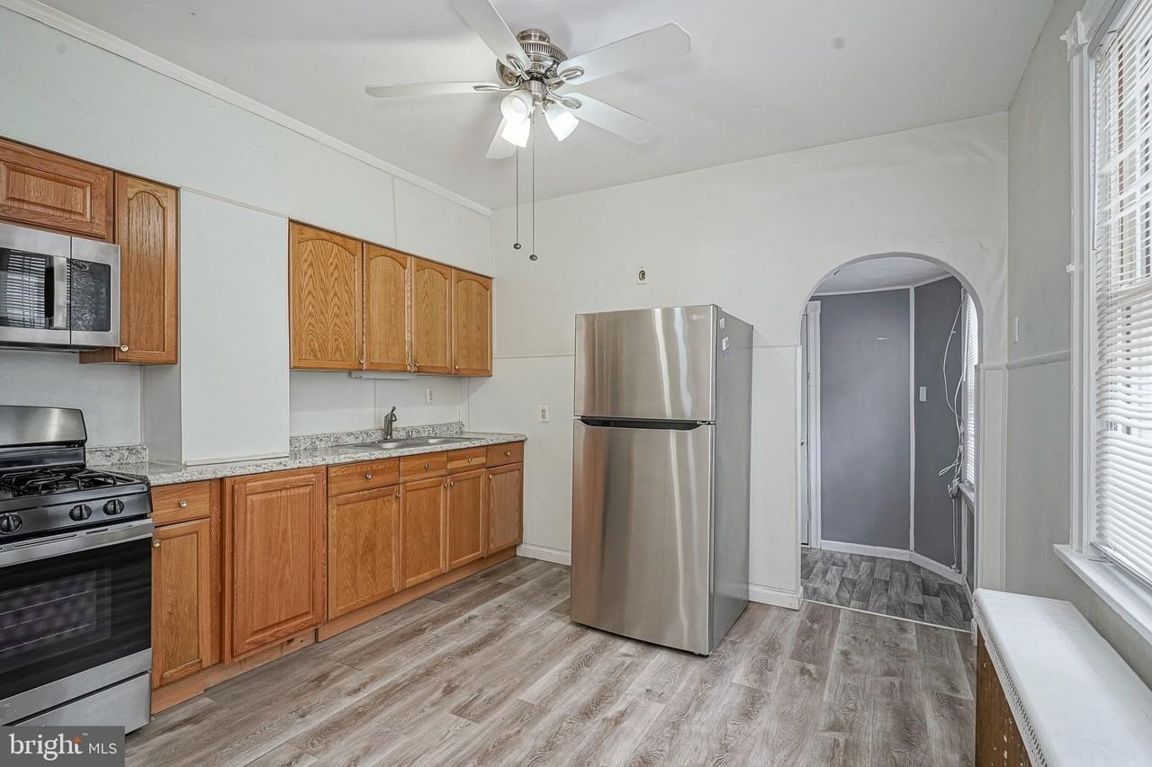 30 S Railroad Ave - Photo 3 of 24