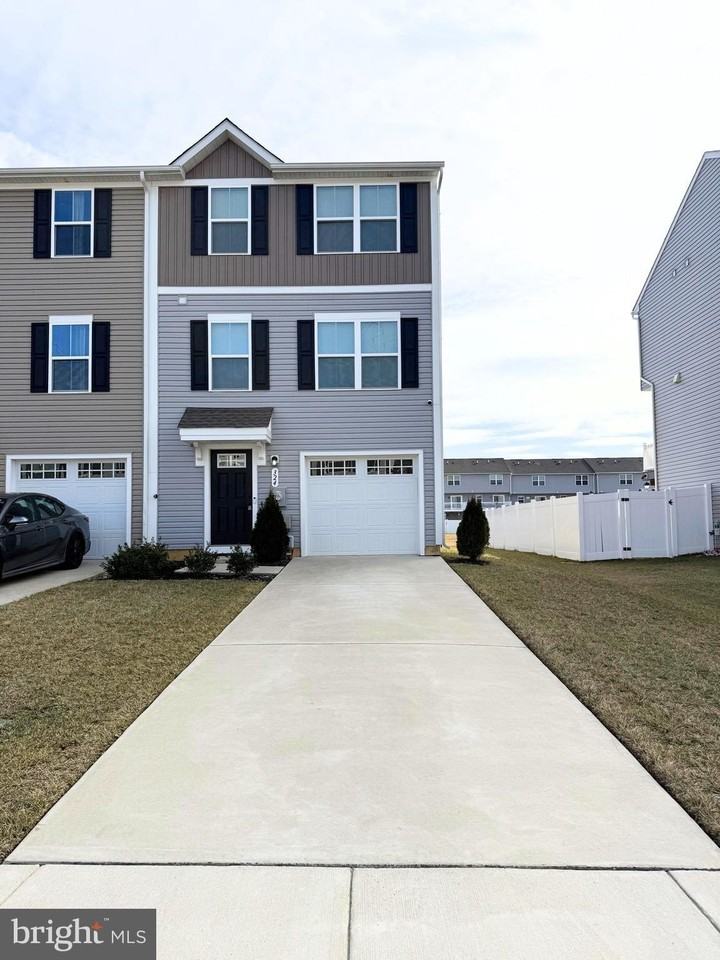 324 Comfort Rd - Photo 2 of 37