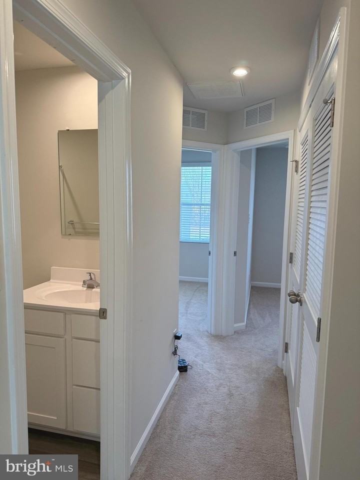 324 Comfort Rd - Photo 3 of 37