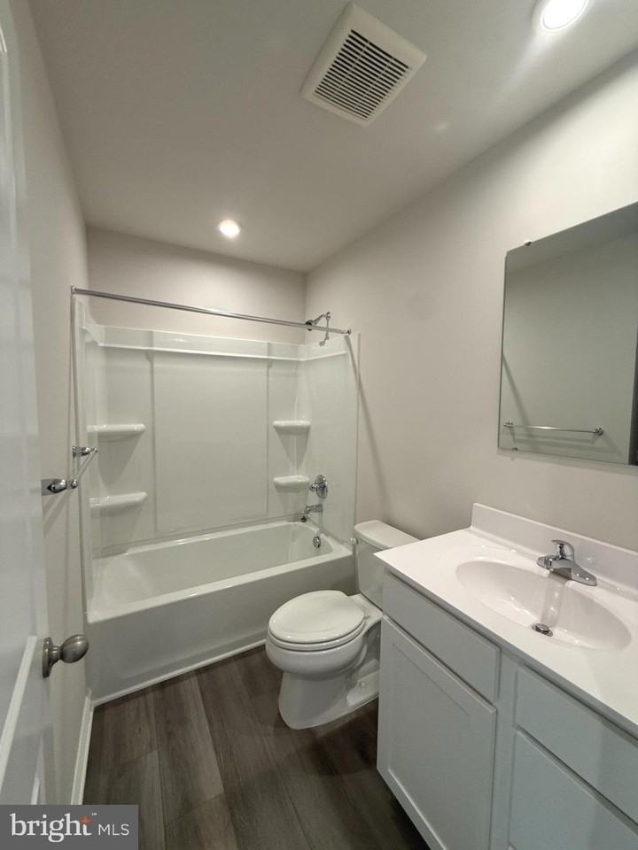 324 Comfort Rd - Photo 4 of 37