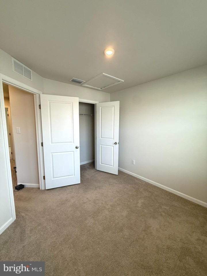 324 Comfort Rd - Photo 6 of 37