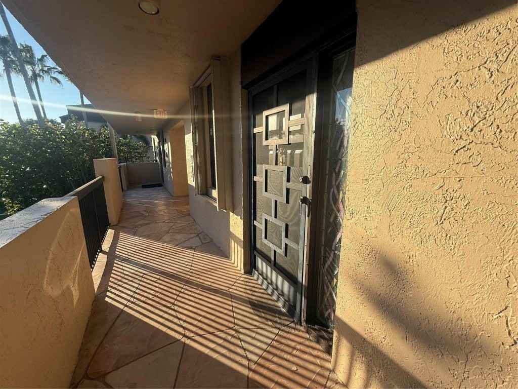 2660 Carambola Cir N - Photo 2 of 33