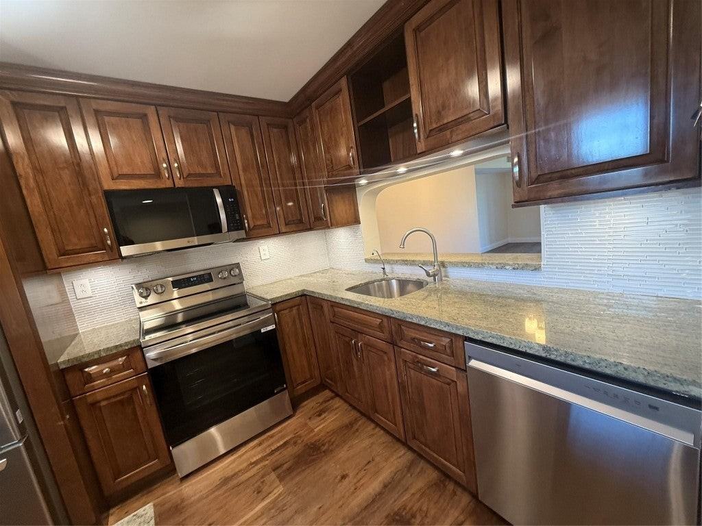 2660 Carambola Cir N - Photo 5 of 33