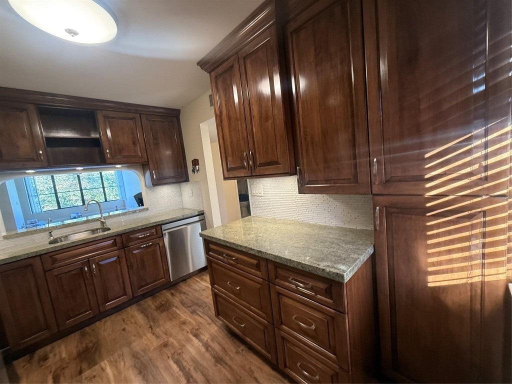 2660 Carambola Cir N - Photo 6 of 33