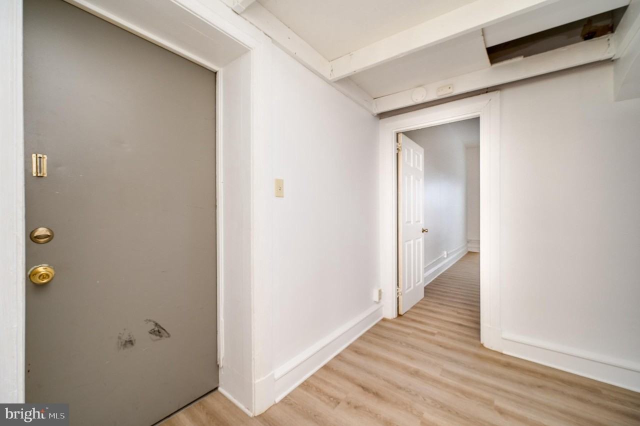 302 W Main St Apt 4 - Photo 7 of 37