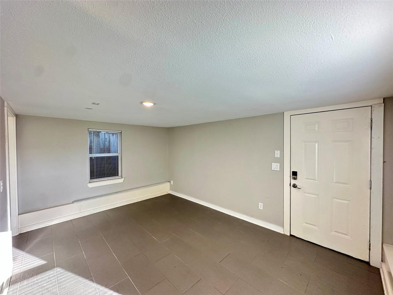 1304 Avenue N - Photo 2 of 15