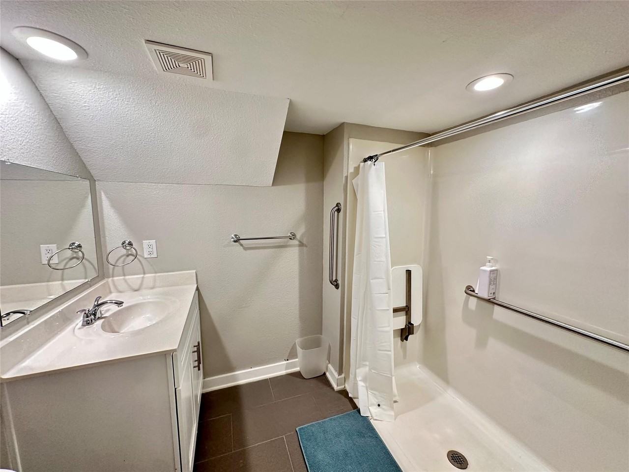 1304 Avenue N - Photo 6 of 15