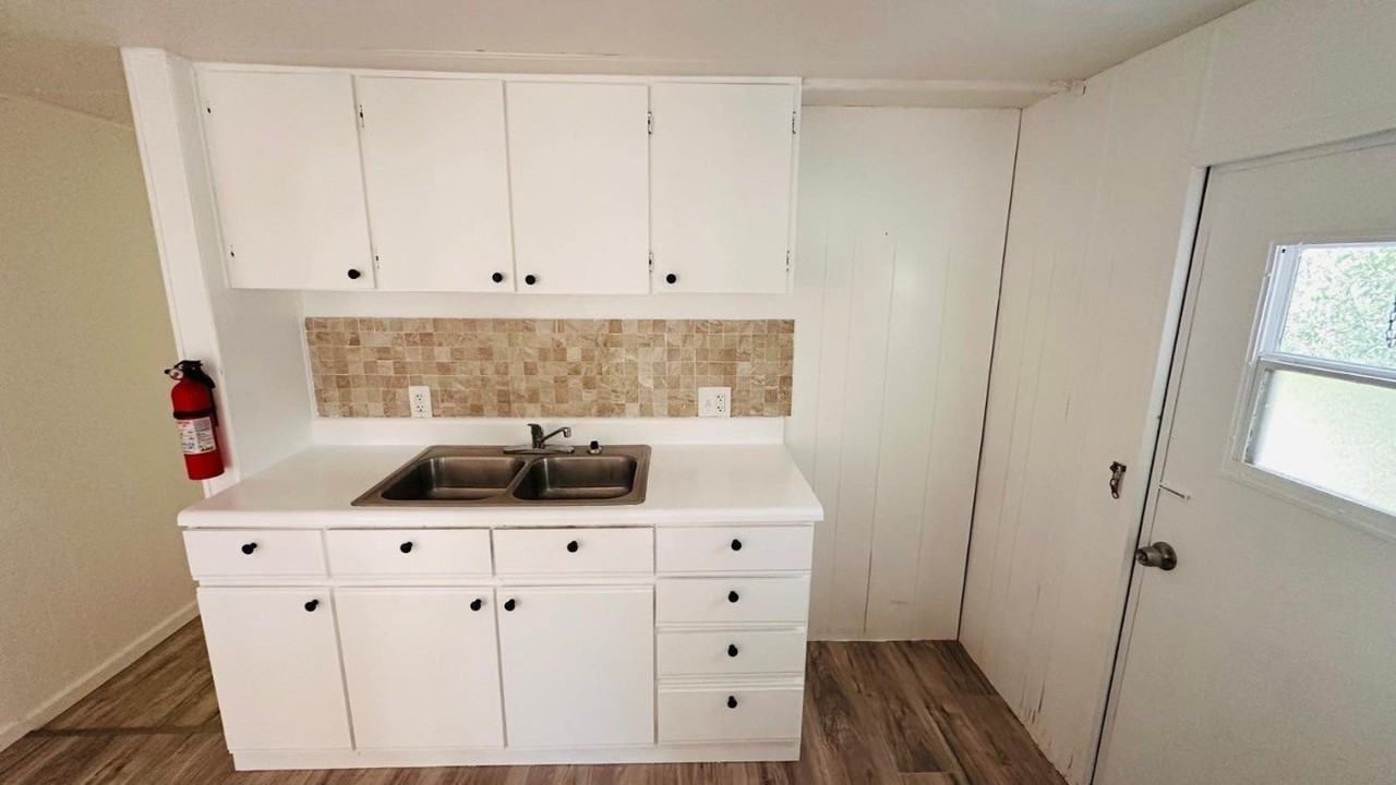 4701 Ferdinand Ave - Photo 6 of 34