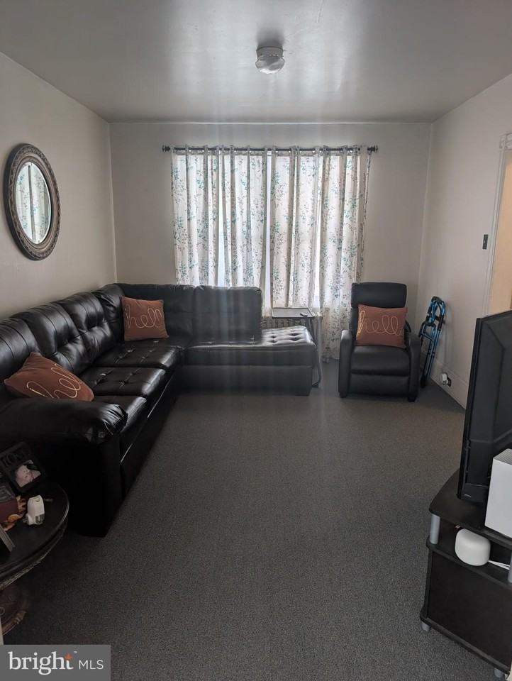 106 Walnut St - Photo 2 of 18