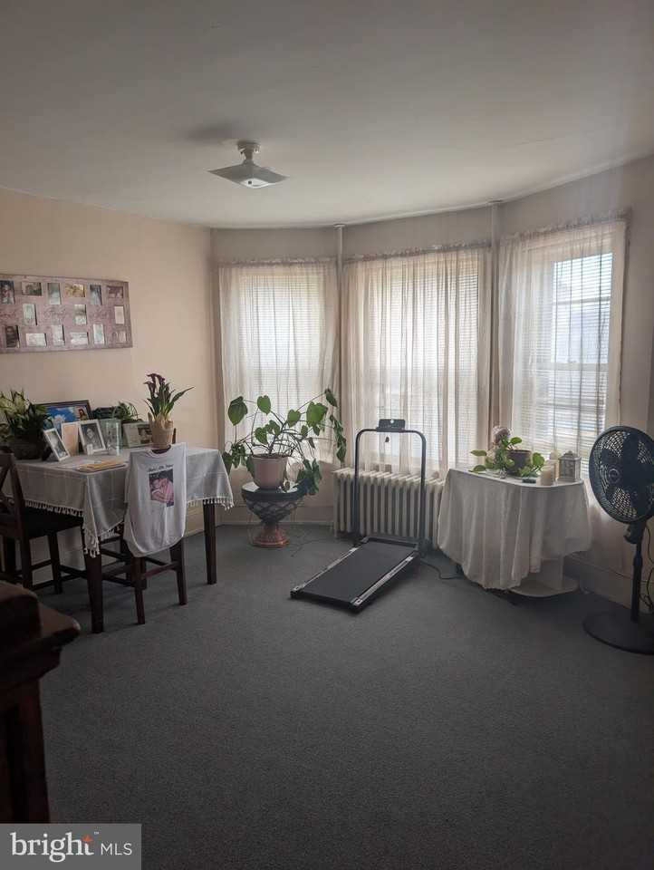 106 Walnut St - Photo 4 of 18