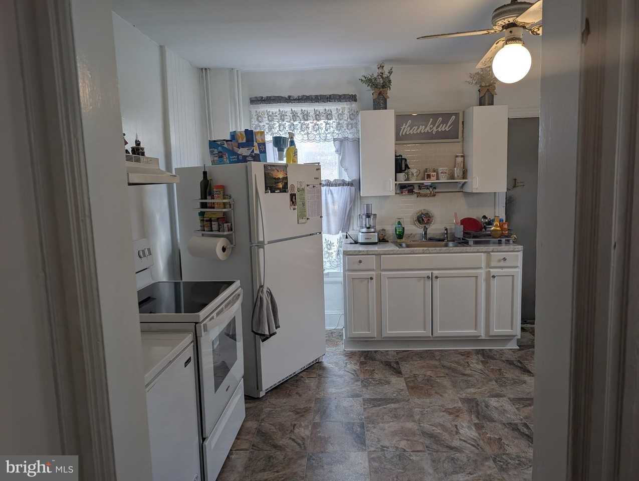 106 Walnut St - Photo 6 of 18