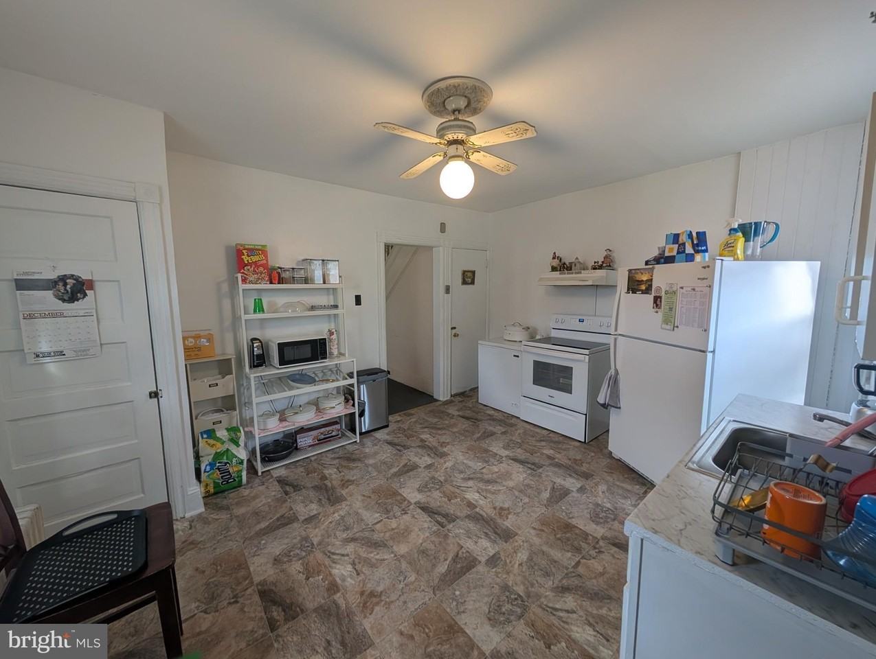 106 Walnut St - Photo 7 of 18