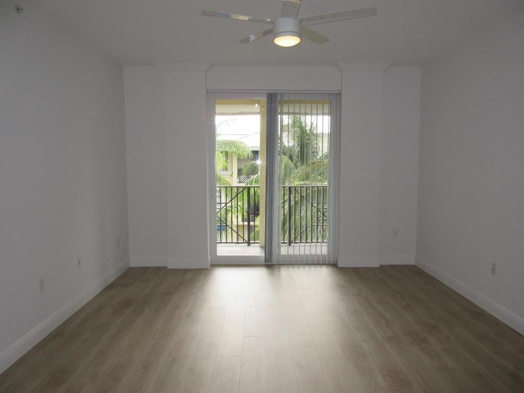 250 Ne 3rd Ave - Photo 6 of 25