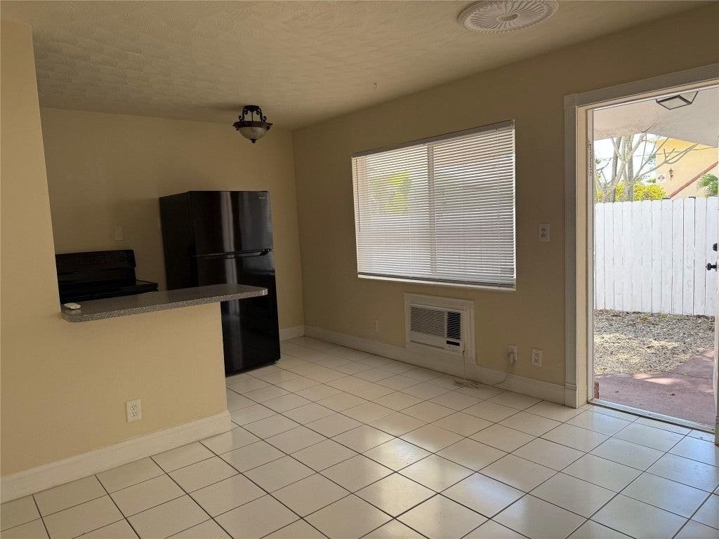 1219 Ne 14th Ave - Photo 3 of 16