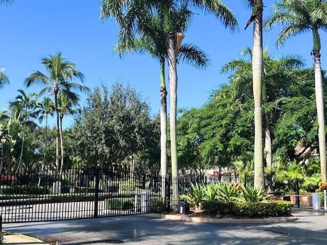 4551 Palmbrooke Cir - Photo 2 of 20