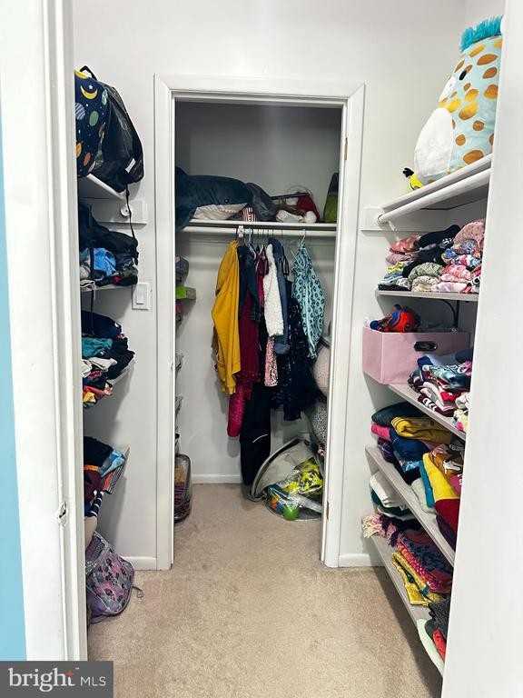 107 Thoreau Dr - Photo 6 of 39