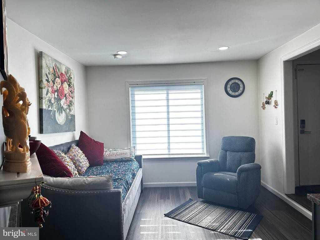 107 Thoreau Dr - Photo 7 of 39