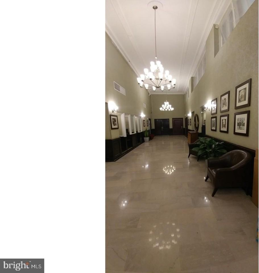 1324 Locust St Apt 512 #512 - Photo 3 of 14